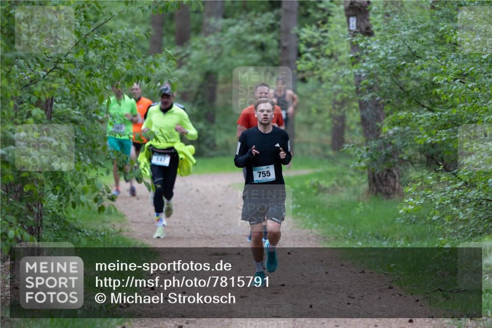 04.05.2025 - 8. Wedeler Halbmarathon Michael Strokosch http://msf.ph/oto/7815791 04.05.2025 10:34:53 Laufen 147, 755 meine-sportfotos.de