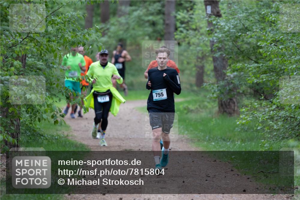 04.05.2025 - 8. Wedeler Halbmarathon Michael Strokosch http://msf.ph/oto/7815804 04.05.2025 10:34:54 Laufen 755 meine-sportfotos.de