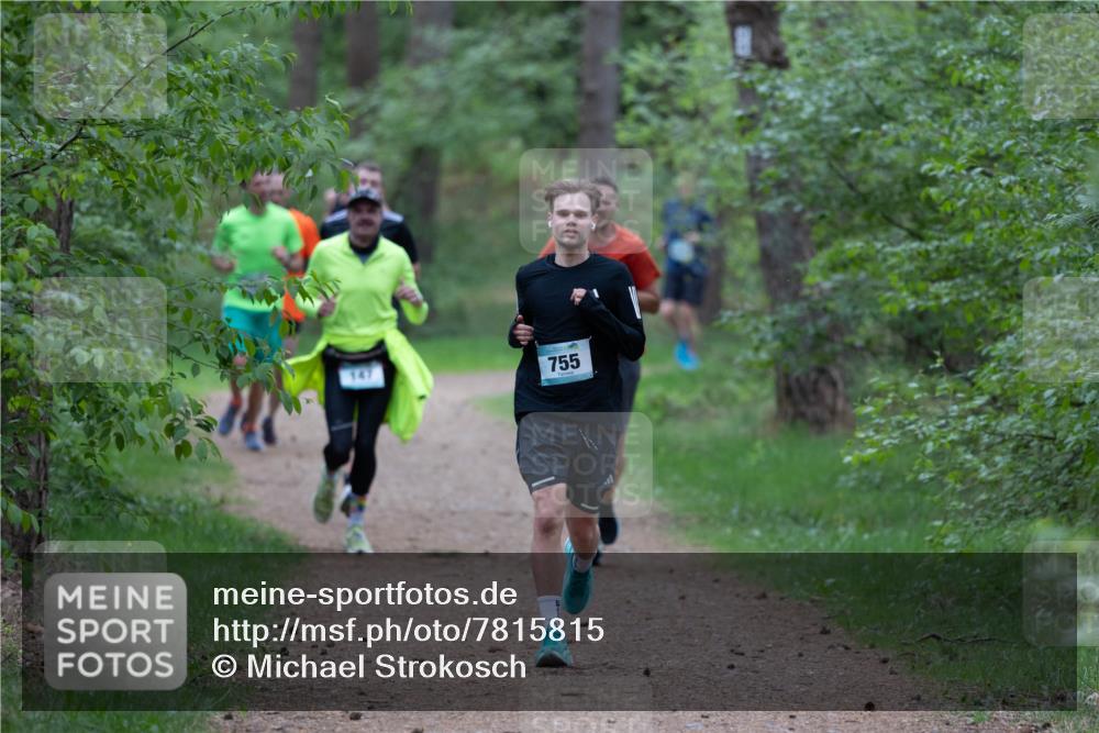 04.05.2025 - 8. Wedeler Halbmarathon Michael Strokosch http://msf.ph/oto/7815815 04.05.2025 10:34:54 Laufen 147, 755 meine-sportfotos.de