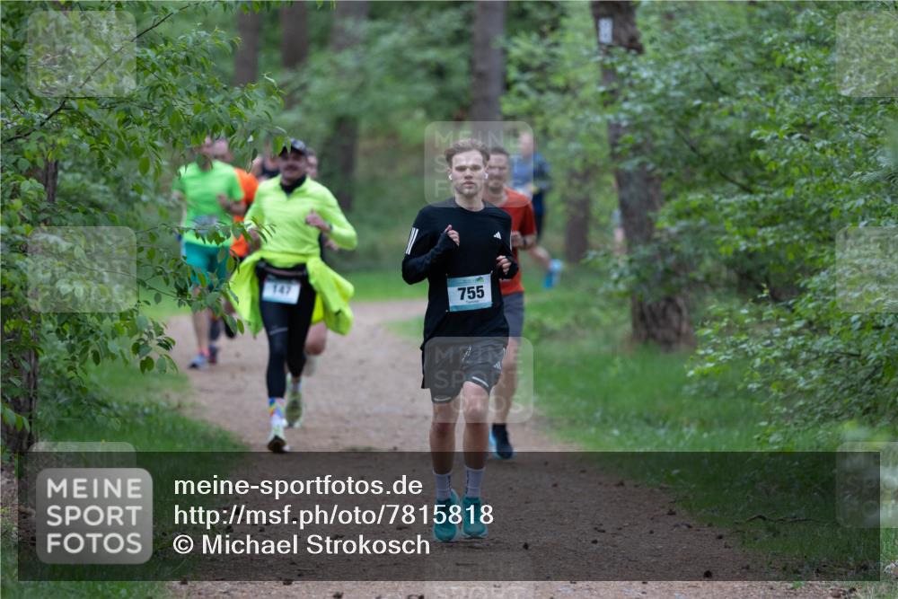04.05.2025 - 8. Wedeler Halbmarathon Michael Strokosch http://msf.ph/oto/7815818 04.05.2025 10:34:55 Laufen 147, 755 meine-sportfotos.de