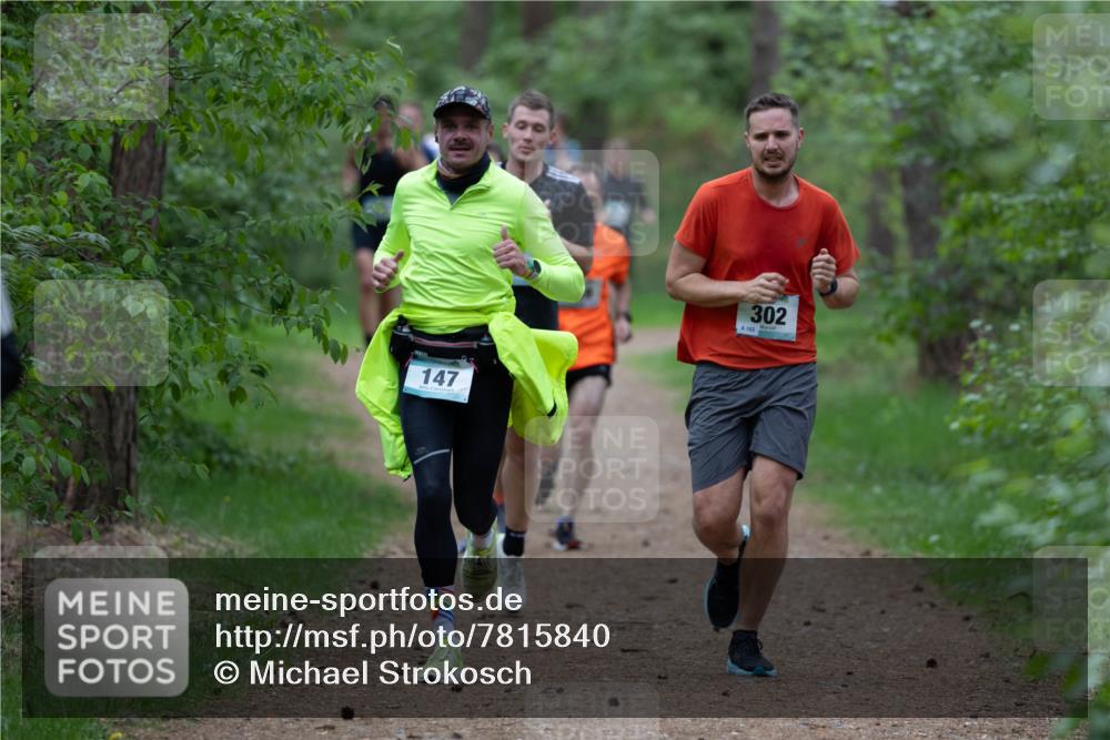 04.05.2025 - 8. Wedeler Halbmarathon Michael Strokosch http://msf.ph/oto/7815840 04.05.2025 10:35:02 Laufen 147, 302, 102 meine-sportfotos.de