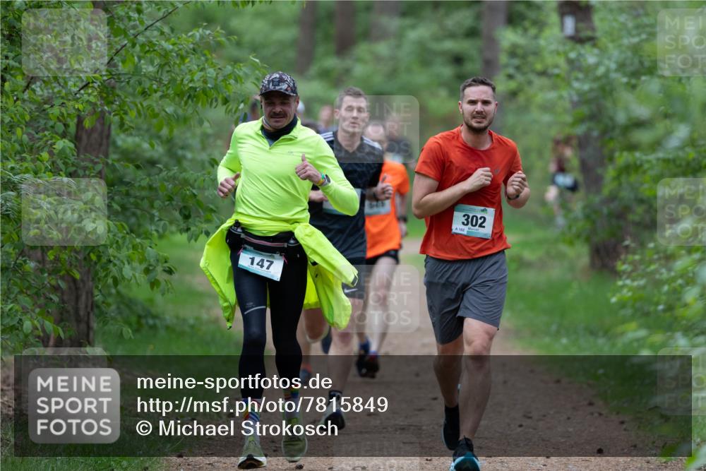 04.05.2025 - 8. Wedeler Halbmarathon Michael Strokosch http://msf.ph/oto/7815849 04.05.2025 10:35:03 Laufen 147, 102, 302 meine-sportfotos.de