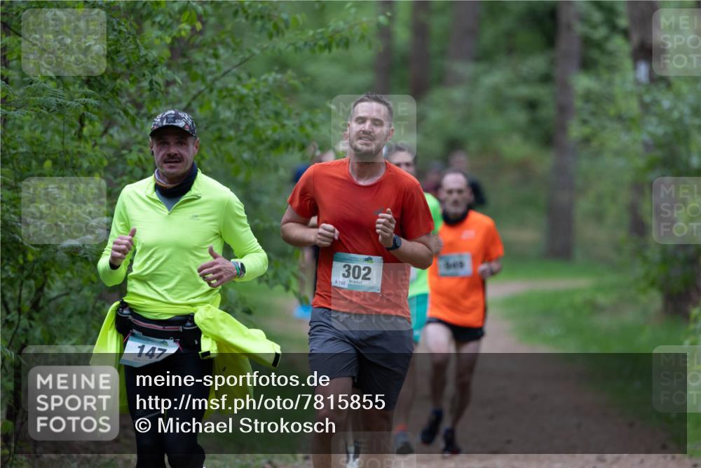 04.05.2025 - 8. Wedeler Halbmarathon Michael Strokosch http://msf.ph/oto/7815855 04.05.2025 10:35:05 Laufen 147, 302, 102 meine-sportfotos.de