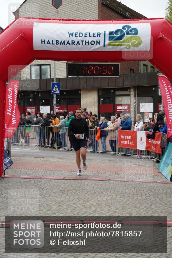 04.05.2025 - 8. Wedeler Halbmarathon Felixshl http://msf.ph/oto/7815857 04.05.2025 11:20:48 Ziel 279, 984 meine-sportfotos.de