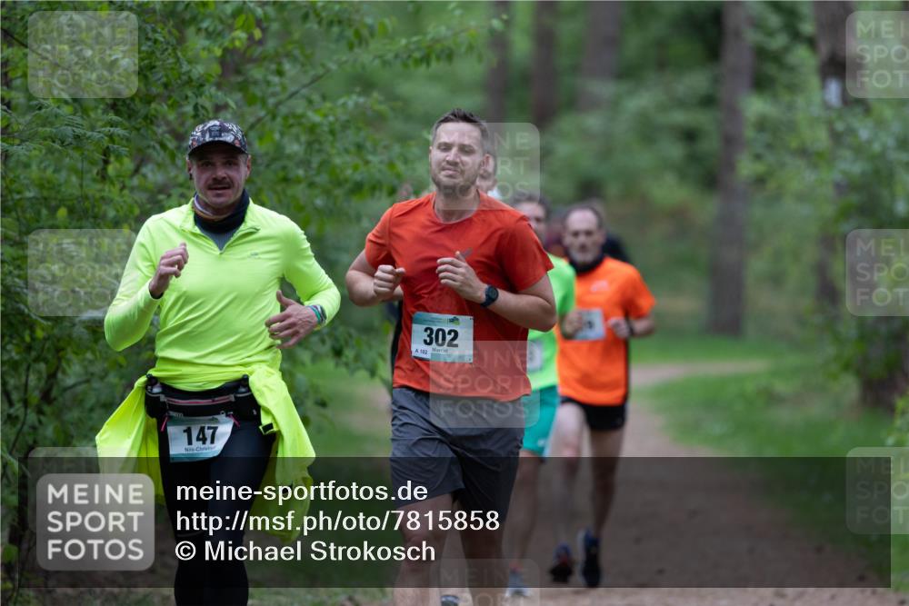 04.05.2025 - 8. Wedeler Halbmarathon Michael Strokosch http://msf.ph/oto/7815858 04.05.2025 10:35:05 Laufen 147, 302, 102 meine-sportfotos.de