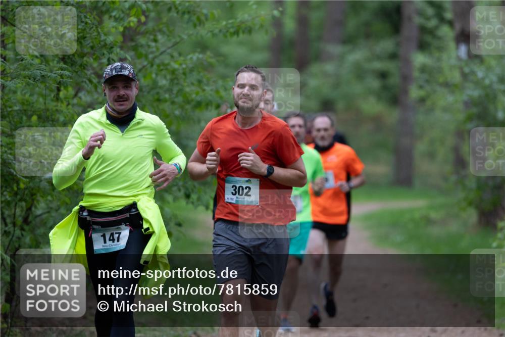 04.05.2025 - 8. Wedeler Halbmarathon Michael Strokosch http://msf.ph/oto/7815859 04.05.2025 10:35:05 Laufen 147, 302, 102 meine-sportfotos.de