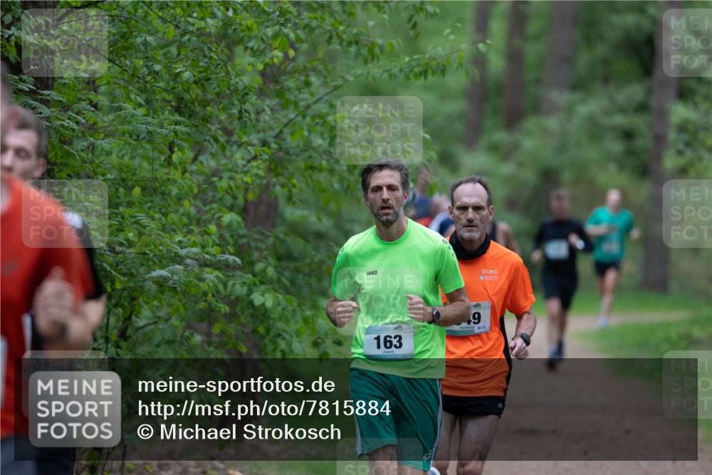 04.05.2025 - 8. Wedeler Halbmarathon Michael Strokosch http://msf.ph/oto/7815884 04.05.2025 10:35:10 Laufen 163, 9, 13 meine-sportfotos.de