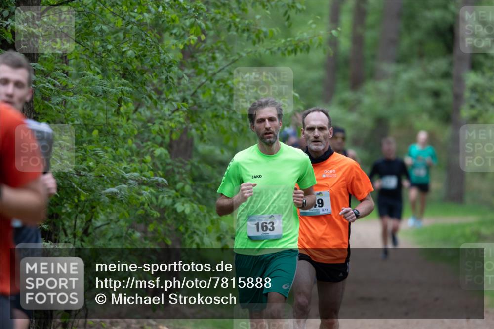 04.05.2025 - 8. Wedeler Halbmarathon Michael Strokosch http://msf.ph/oto/7815888 04.05.2025 10:35:10 Laufen 163, 9, 8, 13 meine-sportfotos.de