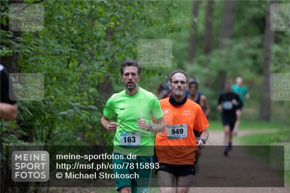04.05.2025 - 8. Wedeler Halbmarathon Michael Strokosch http://msf.ph/oto/7815893 04.05.2025 10:35:10 Laufen 13, 163, 949, 8, 13 meine-sportfotos.de