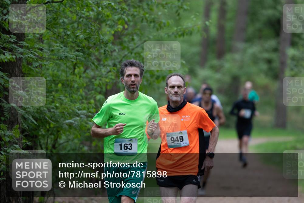 04.05.2025 - 8. Wedeler Halbmarathon Michael Strokosch http://msf.ph/oto/7815898 04.05.2025 10:35:11 Laufen 163, 949, 8, 13 meine-sportfotos.de