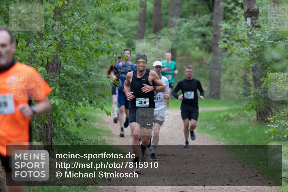 04.05.2025 - 8. Wedeler Halbmarathon Michael Strokosch http://msf.ph/oto/7815910 04.05.2025 10:35:13 Laufen 524, 406 meine-sportfotos.de