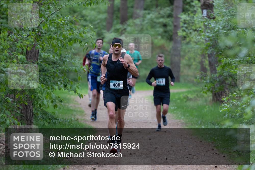 04.05.2025 - 8. Wedeler Halbmarathon Michael Strokosch http://msf.ph/oto/7815924 04.05.2025 10:35:15 Laufen 237, 406 meine-sportfotos.de