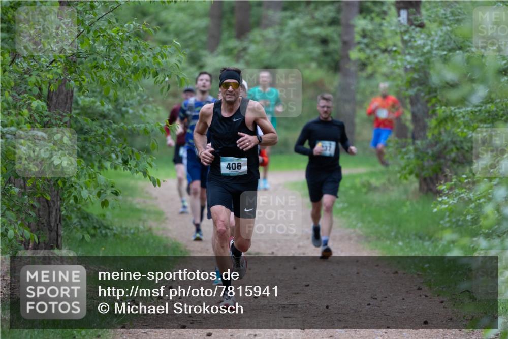 04.05.2025 - 8. Wedeler Halbmarathon Michael Strokosch http://msf.ph/oto/7815941 04.05.2025 10:35:16 Laufen 406 meine-sportfotos.de