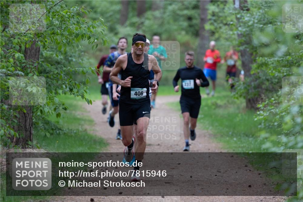 04.05.2025 - 8. Wedeler Halbmarathon Michael Strokosch http://msf.ph/oto/7815946 04.05.2025 10:35:16 Laufen 406, 237 meine-sportfotos.de