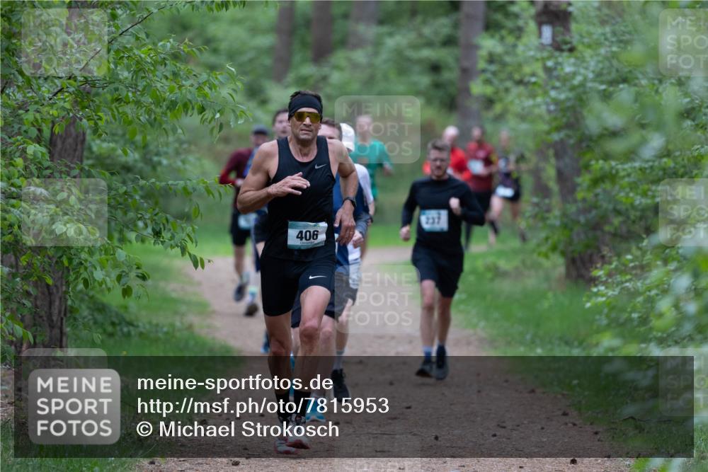 04.05.2025 - 8. Wedeler Halbmarathon Michael Strokosch http://msf.ph/oto/7815953 04.05.2025 10:35:17 Laufen 406 meine-sportfotos.de