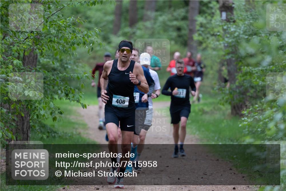 04.05.2025 - 8. Wedeler Halbmarathon Michael Strokosch http://msf.ph/oto/7815958 04.05.2025 10:35:17 Laufen 406 meine-sportfotos.de