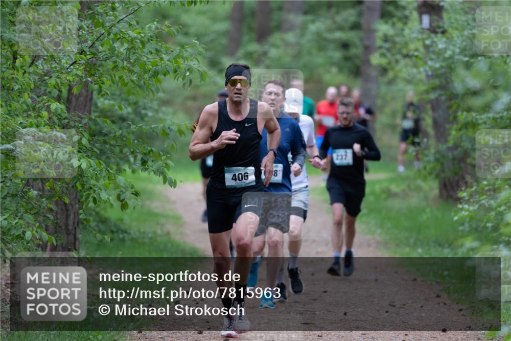04.05.2025 - 8. Wedeler Halbmarathon Michael Strokosch http://msf.ph/oto/7815963 04.05.2025 10:35:17 Laufen 406, 8, 237 meine-sportfotos.de