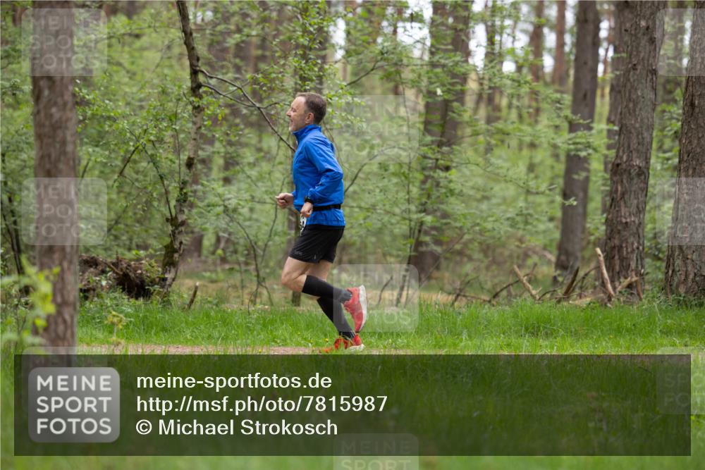04.05.2025 - 8. Wedeler Halbmarathon Michael Strokosch http://msf.ph/oto/7815987 04.05.2025 10:37:09 Laufen  meine-sportfotos.de