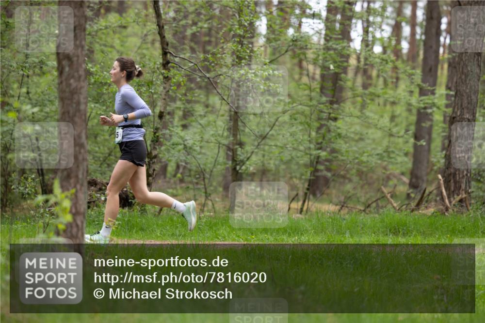 04.05.2025 - 8. Wedeler Halbmarathon Michael Strokosch http://msf.ph/oto/7816020 04.05.2025 10:37:30 Laufen  meine-sportfotos.de