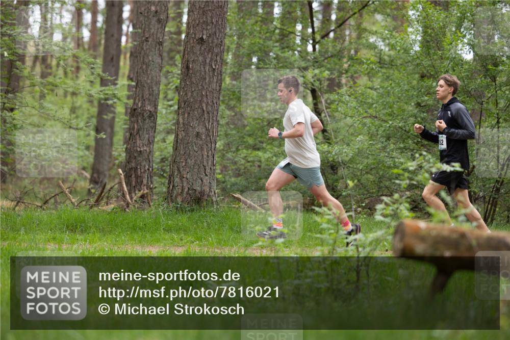 04.05.2025 - 8. Wedeler Halbmarathon Michael Strokosch http://msf.ph/oto/7816021 04.05.2025 10:37:31 Laufen 52 meine-sportfotos.de