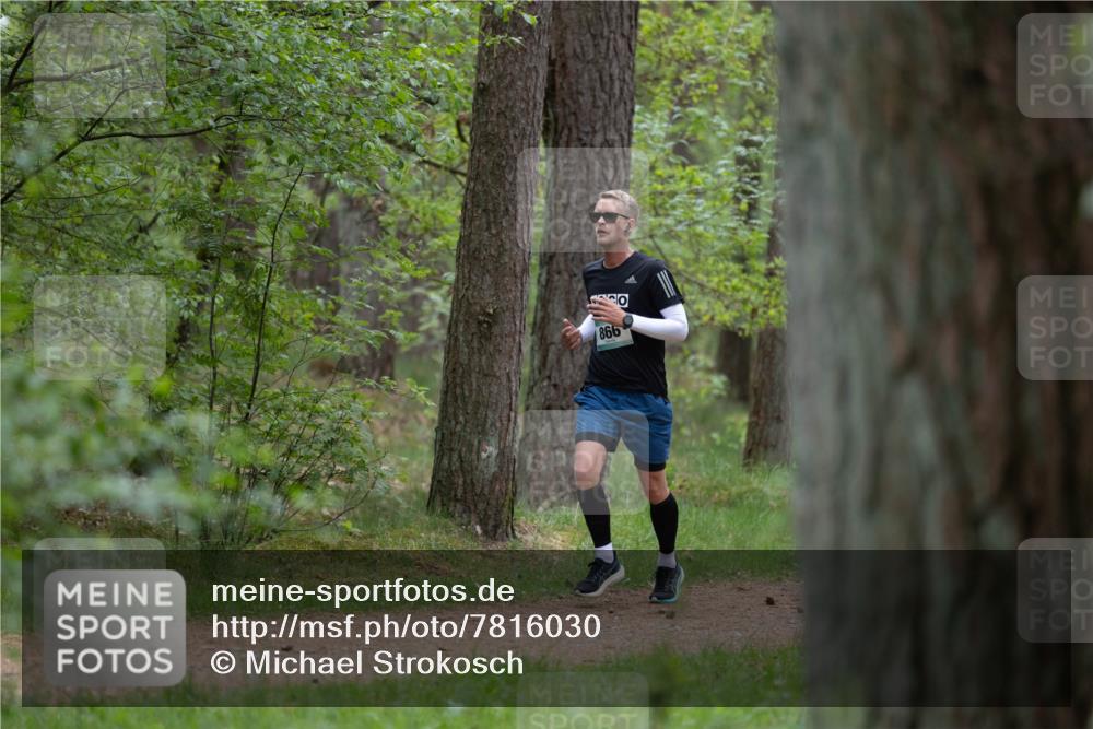 04.05.2025 - 8. Wedeler Halbmarathon Michael Strokosch http://msf.ph/oto/7816030 04.05.2025 10:37:42 Laufen 866 meine-sportfotos.de