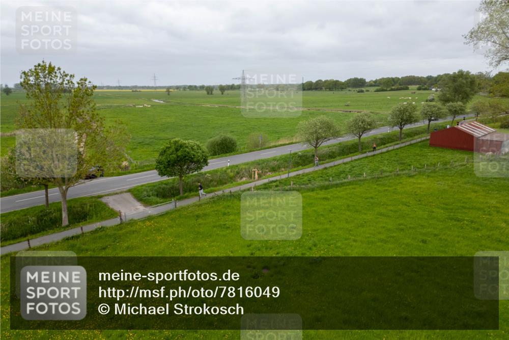 04.05.2025 - 8. Wedeler Halbmarathon Michael Strokosch http://msf.ph/oto/7816049 04.05.2025 10:39:14 Laufen  meine-sportfotos.de