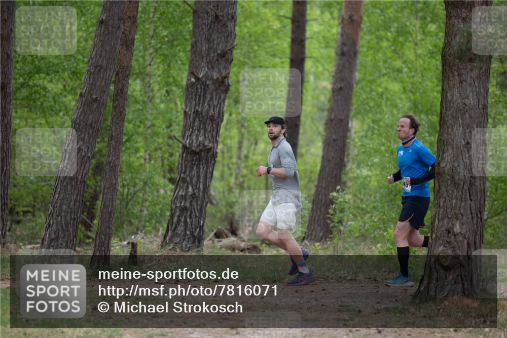 04.05.2025 - 8. Wedeler Halbmarathon Michael Strokosch http://msf.ph/oto/7816071 04.05.2025 10:41:05 Laufen 145 meine-sportfotos.de