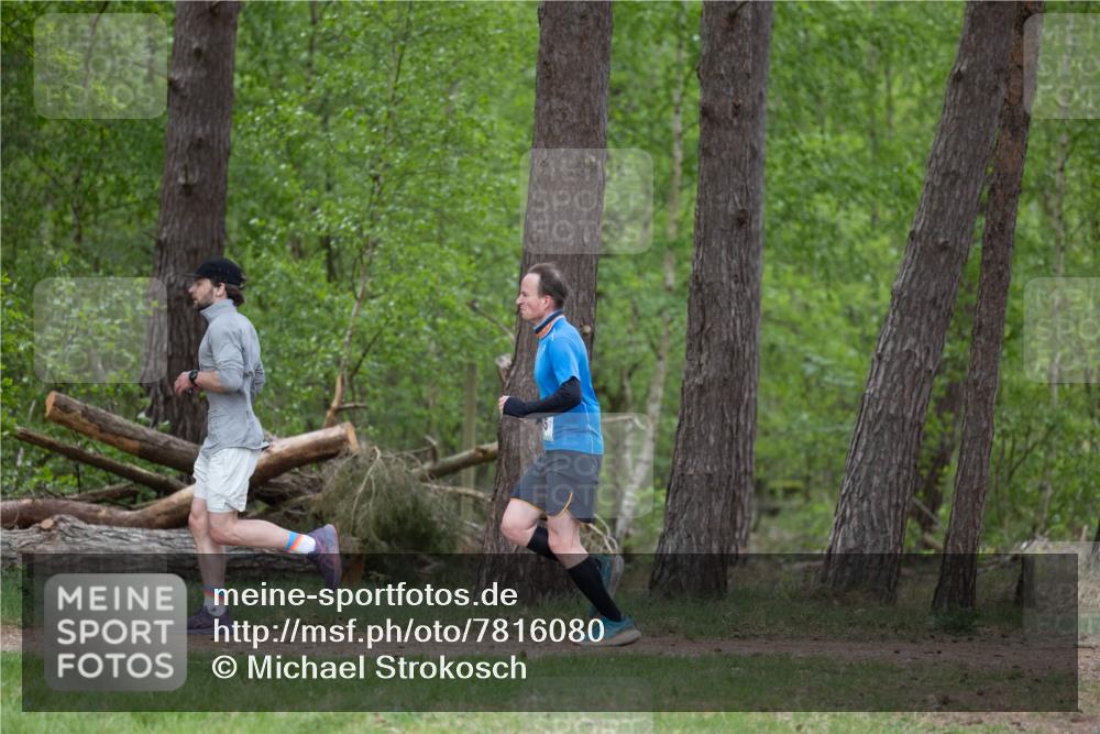 04.05.2025 - 8. Wedeler Halbmarathon Michael Strokosch http://msf.ph/oto/7816080 04.05.2025 10:41:07 Laufen 5 meine-sportfotos.de