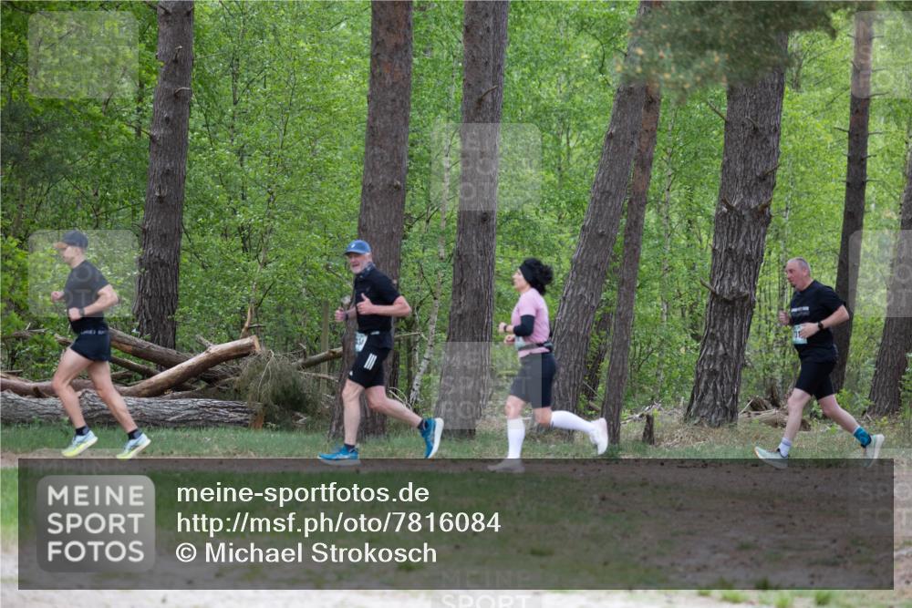 04.05.2025 - 8. Wedeler Halbmarathon Michael Strokosch http://msf.ph/oto/7816084 04.05.2025 10:41:11 Laufen  meine-sportfotos.de