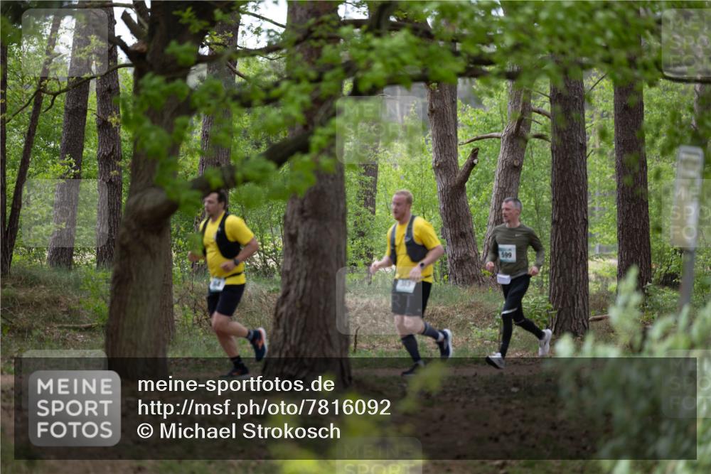 04.05.2025 - 8. Wedeler Halbmarathon Michael Strokosch http://msf.ph/oto/7816092 04.05.2025 10:41:23 Laufen 599 meine-sportfotos.de