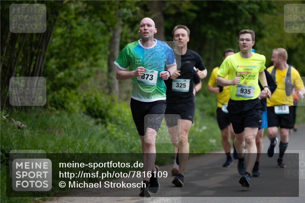 04.05.2025 - 8. Wedeler Halbmarathon Michael Strokosch http://msf.ph/oto/7816109 04.05.2025 10:46:29 Laufen 873, 325, 935 meine-sportfotos.de