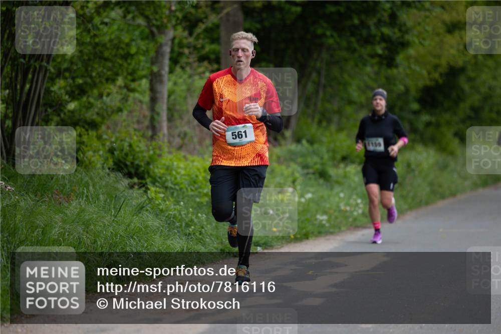 04.05.2025 - 8. Wedeler Halbmarathon Michael Strokosch http://msf.ph/oto/7816116 04.05.2025 10:46:37 Laufen 561, 1150 meine-sportfotos.de