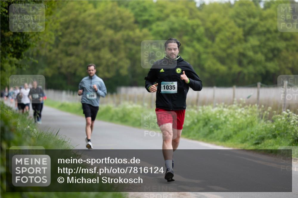 04.05.2025 - 8. Wedeler Halbmarathon Michael Strokosch http://msf.ph/oto/7816124 04.05.2025 10:46:50 Laufen 1035, 399 meine-sportfotos.de