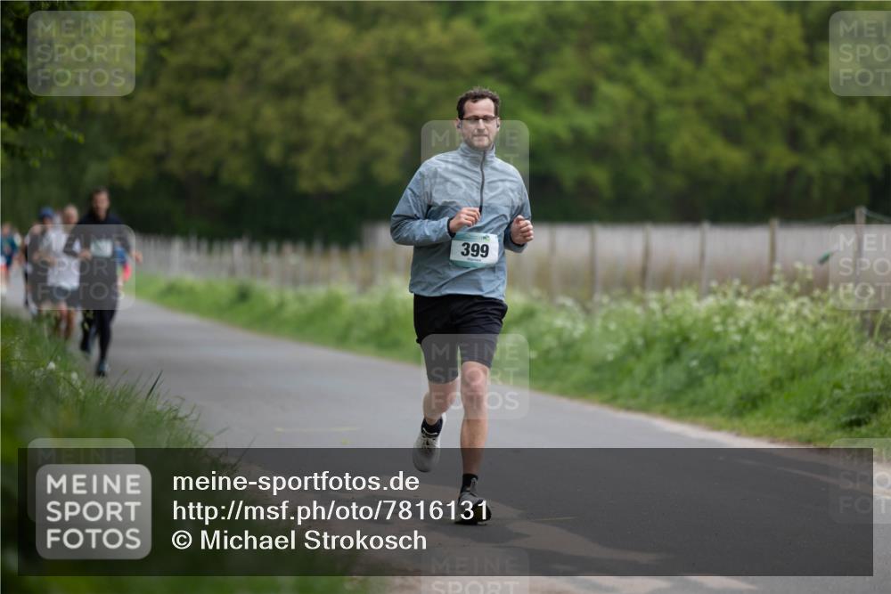 04.05.2025 - 8. Wedeler Halbmarathon Michael Strokosch http://msf.ph/oto/7816131 04.05.2025 10:46:53 Laufen 399 meine-sportfotos.de