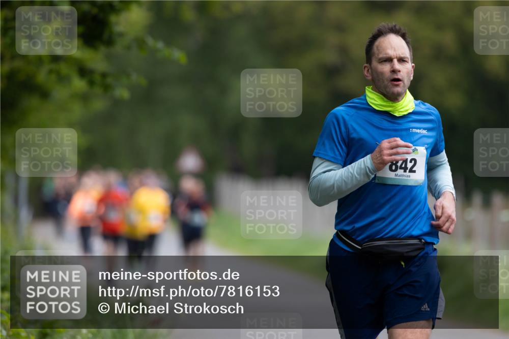 04.05.2025 - 8. Wedeler Halbmarathon Michael Strokosch http://msf.ph/oto/7816153 04.05.2025 10:48:25 Laufen 842 meine-sportfotos.de