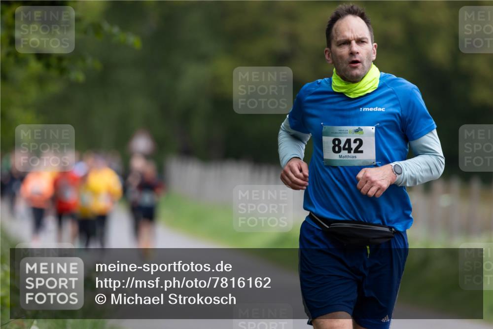 04.05.2025 - 8. Wedeler Halbmarathon Michael Strokosch http://msf.ph/oto/7816162 04.05.2025 10:48:25 Laufen 842 meine-sportfotos.de
