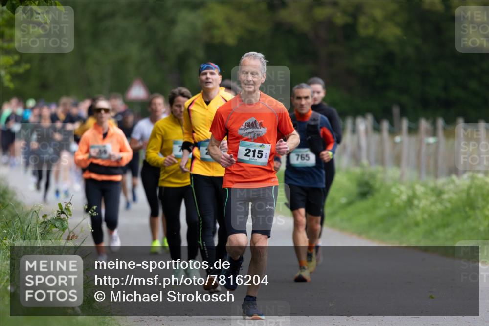 04.05.2025 - 8. Wedeler Halbmarathon Michael Strokosch http://msf.ph/oto/7816204 04.05.2025 10:48:44 Laufen 215, 765 meine-sportfotos.de