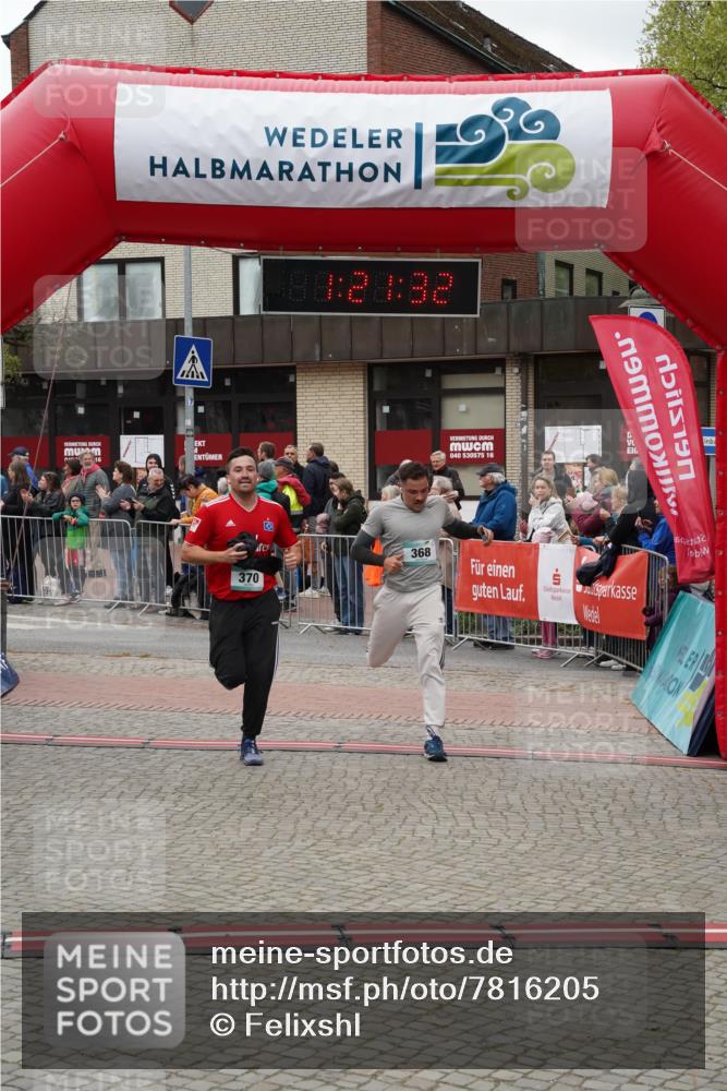 04.05.2025 - 8. Wedeler Halbmarathon Felixshl http://msf.ph/oto/7816205 04.05.2025 11:21:30 Ziel 368, 370, 1157 meine-sportfotos.de