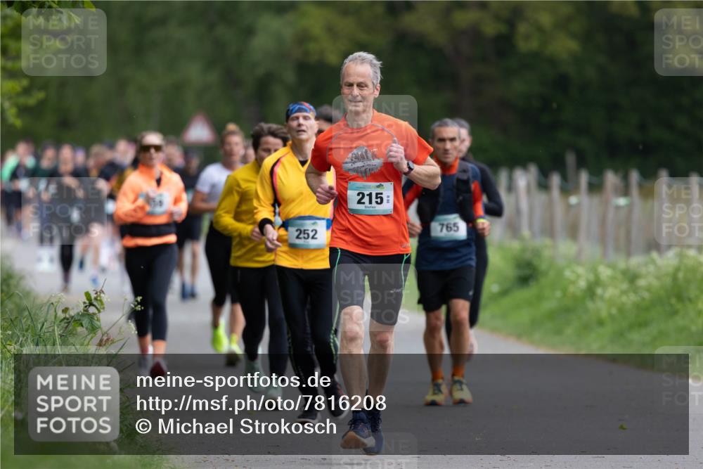 04.05.2025 - 8. Wedeler Halbmarathon Michael Strokosch http://msf.ph/oto/7816208 04.05.2025 10:48:44 Laufen 252, 215, 765 meine-sportfotos.de