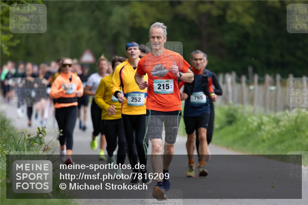 04.05.2025 - 8. Wedeler Halbmarathon Michael Strokosch http://msf.ph/oto/7816209 04.05.2025 10:48:44 Laufen 252, 215, 765 meine-sportfotos.de