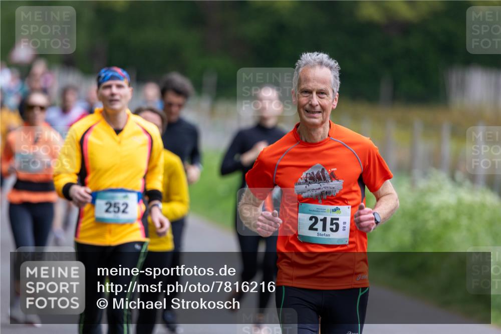 04.05.2025 - 8. Wedeler Halbmarathon Michael Strokosch http://msf.ph/oto/7816216 04.05.2025 10:48:49 Laufen 252, 215 meine-sportfotos.de
