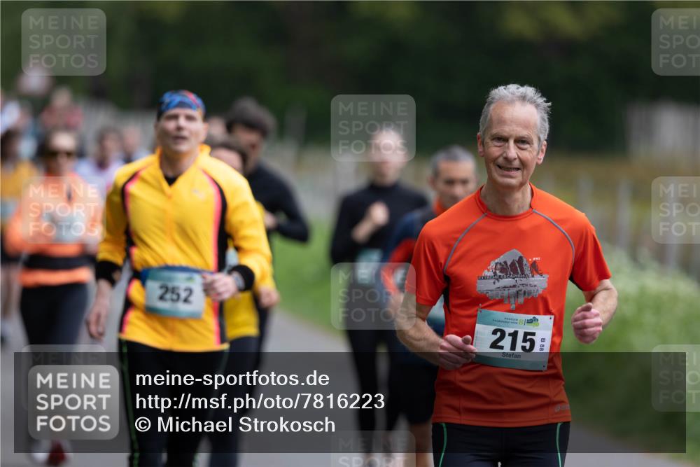 04.05.2025 - 8. Wedeler Halbmarathon Michael Strokosch http://msf.ph/oto/7816223 04.05.2025 10:48:50 Laufen 252, 215, 8 meine-sportfotos.de
