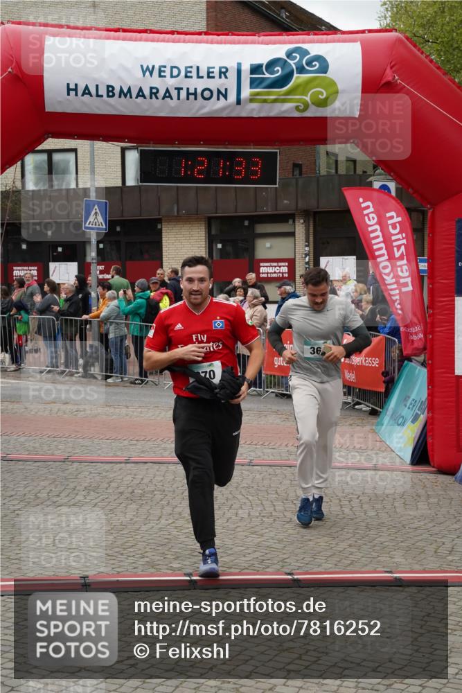 04.05.2025 - 8. Wedeler Halbmarathon Felixshl http://msf.ph/oto/7816252 04.05.2025 11:21:31 Ziel 368, 370, 1157 meine-sportfotos.de