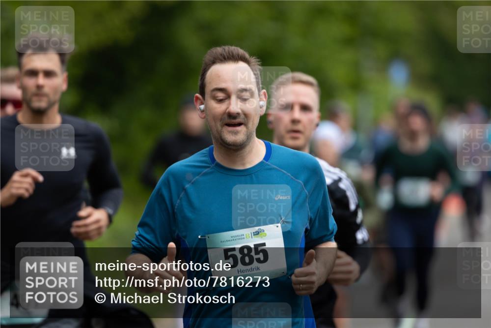 04.05.2025 - 8. Wedeler Halbmarathon Michael Strokosch http://msf.ph/oto/7816273 04.05.2025 10:49:14 Laufen 467, 585 meine-sportfotos.de