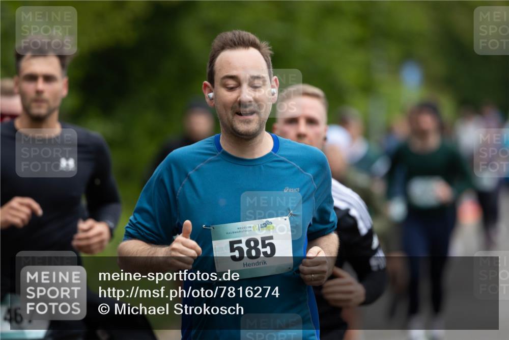 04.05.2025 - 8. Wedeler Halbmarathon Michael Strokosch http://msf.ph/oto/7816274 04.05.2025 10:49:14 Laufen 467, 585, 9 meine-sportfotos.de