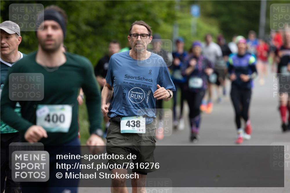 04.05.2025 - 8. Wedeler Halbmarathon Michael Strokosch http://msf.ph/oto/7816276 04.05.2025 10:49:22 Laufen 400, 2023, 20, 438, 79 meine-sportfotos.de