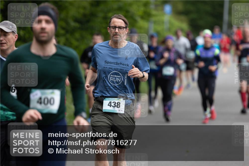 04.05.2025 - 8. Wedeler Halbmarathon Michael Strokosch http://msf.ph/oto/7816277 04.05.2025 10:49:22 Laufen 6, 400, 2023, 438, 79 meine-sportfotos.de