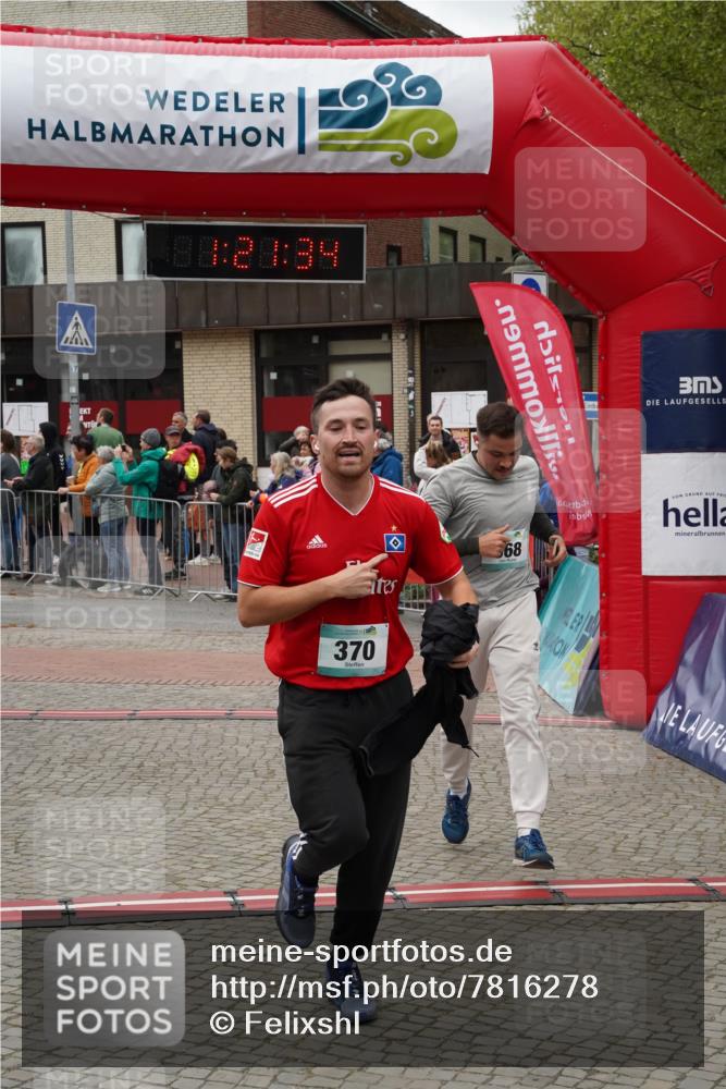04.05.2025 - 8. Wedeler Halbmarathon Felixshl http://msf.ph/oto/7816278 04.05.2025 11:21:32 Ziel 368, 370 meine-sportfotos.de
