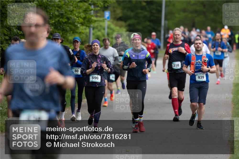 04.05.2025 - 8. Wedeler Halbmarathon Michael Strokosch http://msf.ph/oto/7816281 04.05.2025 10:49:24 Laufen 430, 80, 590, 310, 939 meine-sportfotos.de