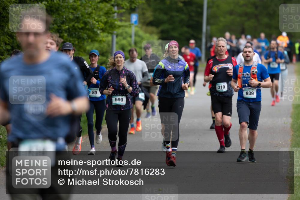 04.05.2025 - 8. Wedeler Halbmarathon Michael Strokosch http://msf.ph/oto/7816283 04.05.2025 10:49:24 Laufen 430, 80, 590, 310, 939 meine-sportfotos.de